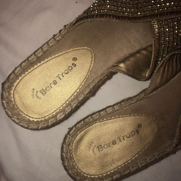 9 M Bare Traps Tan Ladies Womens Shoe Sandal Flip Flip Sparkle Silver Gold Tense - Picture 10 of 11